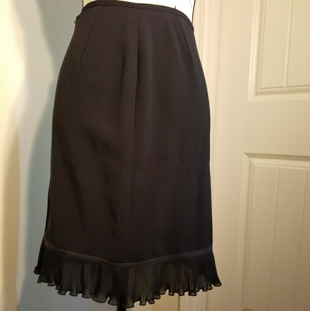 NWT RUFFLE ME SKIRT